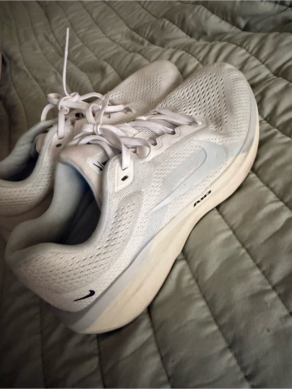Nike Women’s Winflo 11 road running, Pale Blue Air Cushion Running Sneakers - Picture 4 of 5